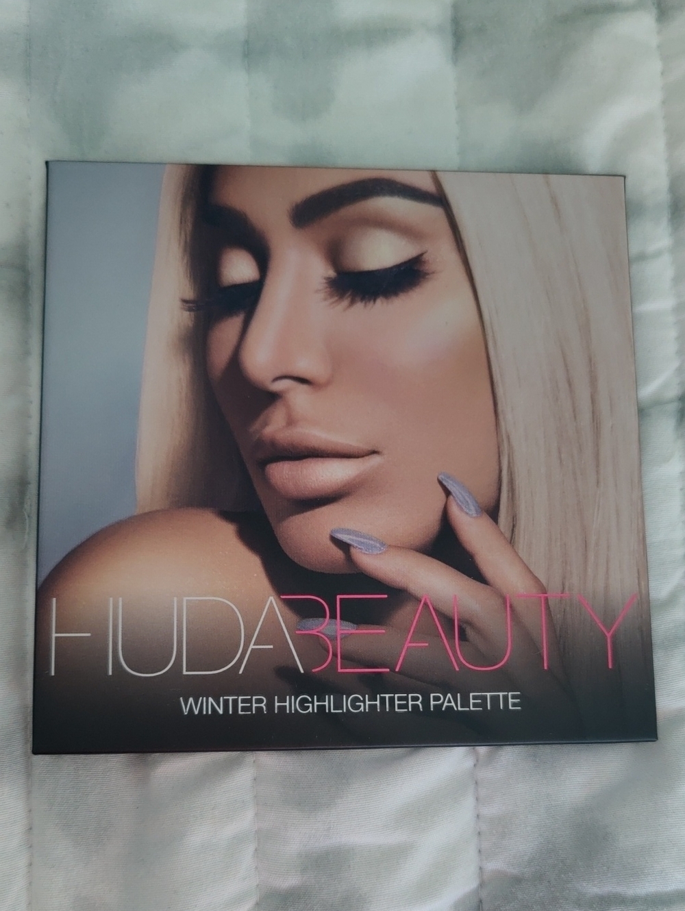 HUDA BEAUTY Winter Solstice Highlighter Palette Cottagecore Girlhood Y2K Shabby